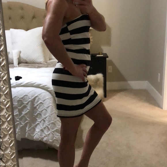 💋 STRAPLESS DRESS 💋 - Picture 2 of 3